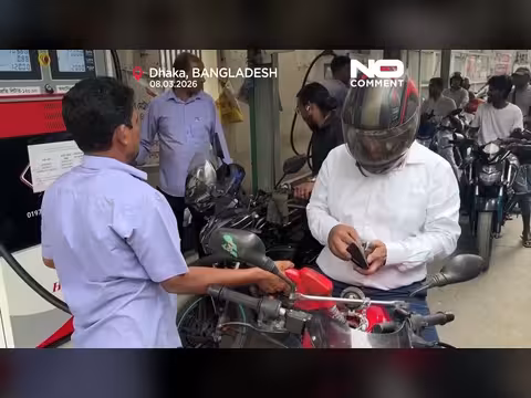طوابير وقود في بنغلاديش بسبب مخاوف نقص إمدادات