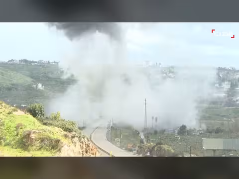 استهداف إسرائيل لجسر القاسمية جنوب لبنان بقصف مباشر