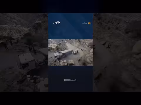 شاحنة محمّلة بثلاجات تنقلب في طريق القبيطة