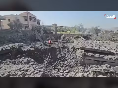 آثار غارة إسرائيلية على بلدة سحمر في البقاع الغربي اللبناني