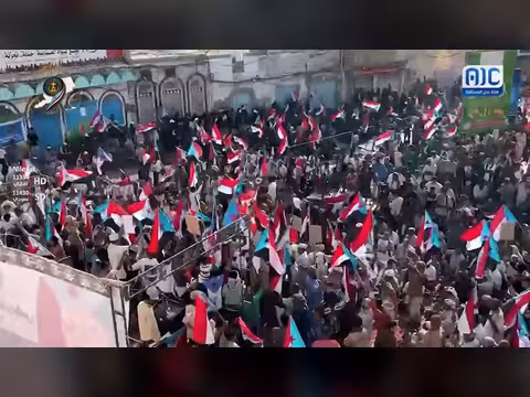 توافد الحشود إلى المكلا لإحياء ذكرى عدن