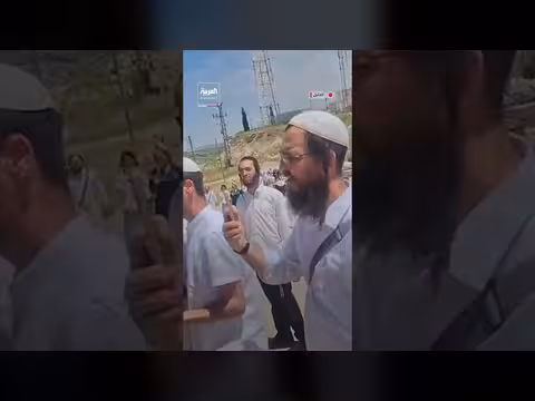 مستوطنون يقتحمون جبل جالس بالخليل