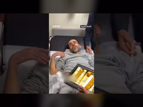 أسير فلسطيني يتذوق حريته بعد 24 عاماً من الأسر