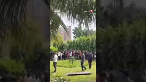 سقوط طائرة تدريب تابعة للقوات الجوية البنغلاديشية فوق حرم جامعي