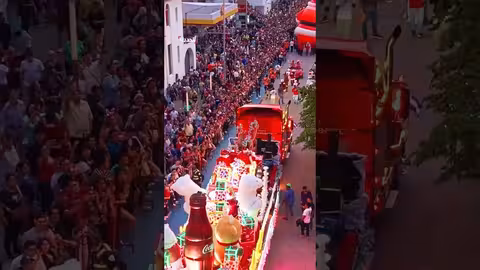 رئيس السلفادور يستعرض احتفالات عيد الميلاد في العاصمة بعد الزلازل