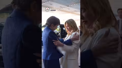 مشاهد طريفة تجمع رئيستي وزراء اليابان وإيطاليا