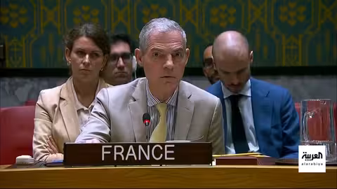 لاريجاني يدعو للتوافق في لبنان ويشدد قدرات حزب الله