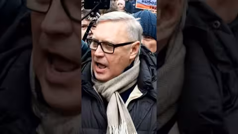 معاناة نازحة من الفاشر.. وروسيا تصنف كازيانوف وجوريوف إرهابيين