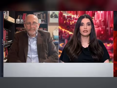 ترمب يهدد إيران بضرائب قوية