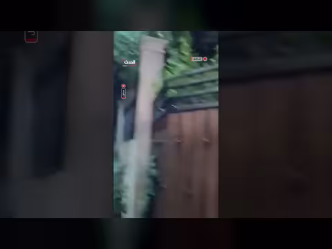 إسرائيليون يتوسلون أمام منزل وزير التعليم للاحتماء من الصواريخ