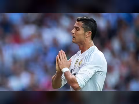 رونالدو يردد بسم الله ويبكي في مباراة البرتغال وكرواتيا