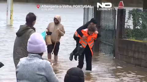 أمطار غزيرة بالبرتغال تسبب فيضانات وإجلاء سكان