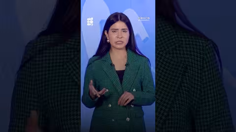 فنان يمني يعرض لوحة للبيع