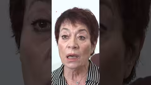 حزب الله يحيي ذكرى نصرالله بإضاءة صخرة الروشة ورفع أعلام إيران