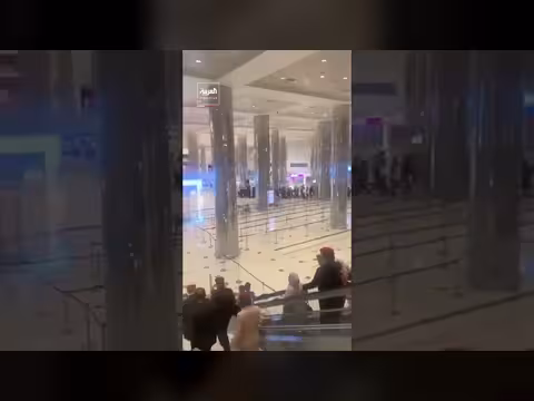 إيران تقصف مطار دبي بالمسيرات وتُوقع إصابات بين رواد المطار