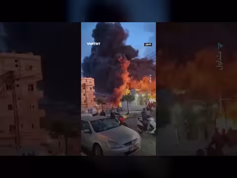 غارة إسرائيلية على صور اللبنانية تشعل النيران في مولدات كهربائية