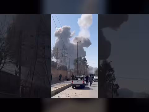 غارة جوية تستهدف مجمعًا سكنيًا في طهران