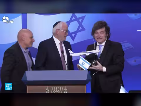 الرئيس الأرجنتيني يدعم إسرائيل ويعلن نقل السفارة إلى القدس