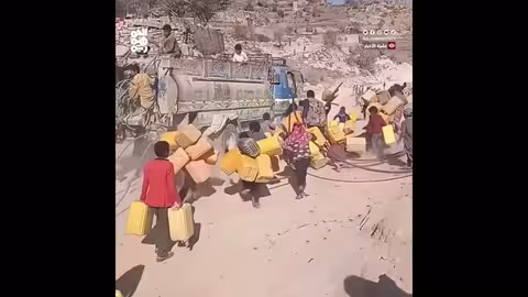 مليشيا الحوثي تمنع وصول المياه إلى قرى حجور