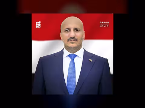 طارق صالح يهنئ مجلس القيادة بتهاني عيد الفطر