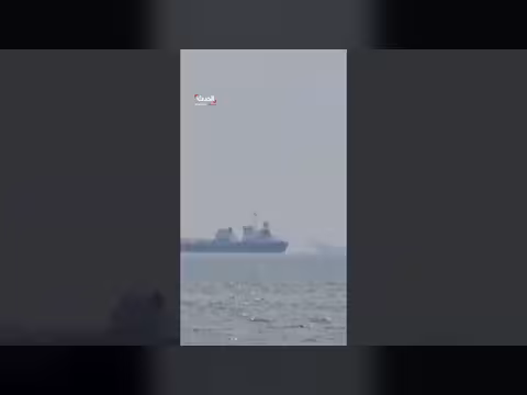 سفن عالقة في مضيق هرمز وسط المفاوضات