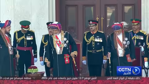 استعراض عسكري كبير في مسقط احتفالاً بالعيد الوطني الـ55 لعُمان