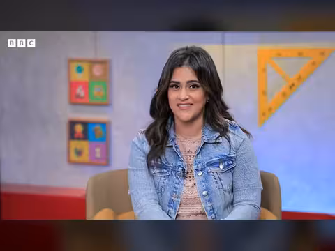 كيفية حساب مساحة سطح المكعب