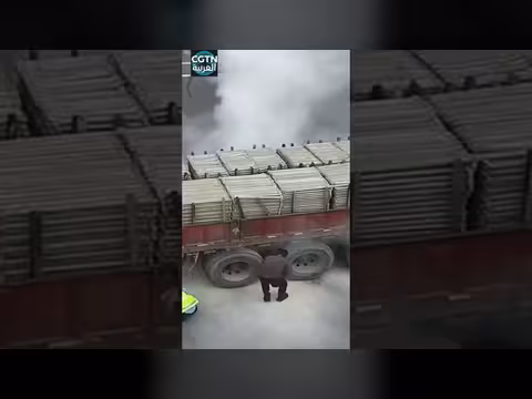 استجابة سريعة تنقذ شاحنة من الاشتعال في الصين