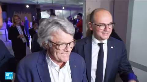 فرنسا: ماكرون يبحث عن رئيس وزراء جديد وسط أزمة سياسية