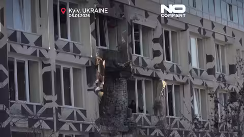 غارة روسية على عيادة في كييف تترك قتيلاً وإصابات