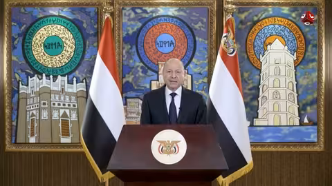 استعادة المعسكرات وتوحيد القرار..العليمي يرسخ السيادة