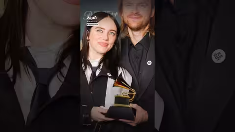 رفض سجادة حفل غرامي للسياسة الأمريكية