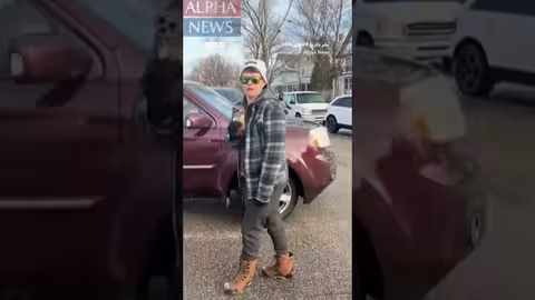 عميل الهجرة الأمريكية يطلق النار على امرأة في مينيابوليس