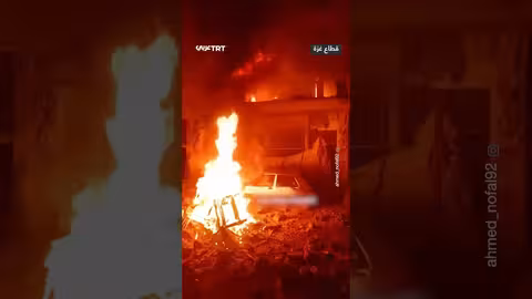 اندلاع النيران في منزل بغزة عقب قصف إسرائيلي