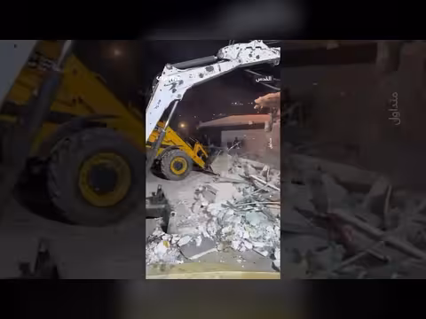 الاحتلال الإسرائيلي يجبر مقدسياً على هدم منزله