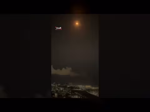 مشاهد لاعتراض الدفاعات الإسرائيلية صواريخ إيرانية فوق حيفا