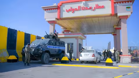 اعتقال طيار الخطوط الجوية اليمنية في عدن يثير جدلاً