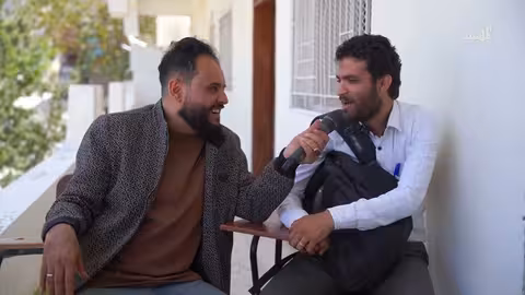 طلب منه شعر... به بيس شقتلب لك أحمد شوقي