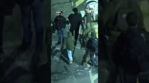 لقطات لمادورو وزوجته أثناء اقتيادهم لمروحية