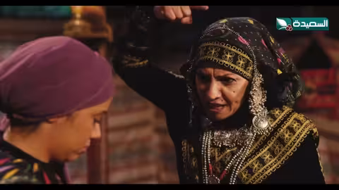 كف ابو أسد تتلقاه خضراء من امها #دروب_المرجلة2