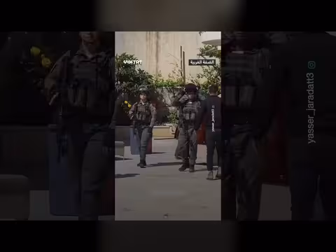 قوات الاحتلال تهدم منزل عائلة فلسطينية بالقوة