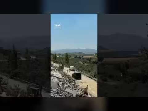 الجيش اللبناني ينتشر في بلدة دبين بعد الانسحاب الإسرائيلي