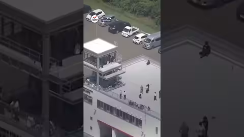 تحذير من تسونامي يدفع سكان اليابان للاحتماء على الأسطح