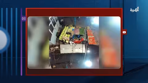 إب: شباب يعتدون على المارة بالألعاب النارية ويثيرون الذعر