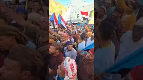 مسيرات حاشدة بالمكلا تدعم المجلس الانتقالي