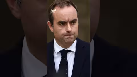 استقالة رئيس الوزراء الفرنسي تضع ماكرون أمام خيارات صعبة