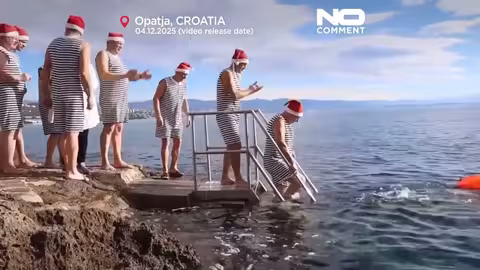 السباحة في المياه الباردة في أوباتيا الكرواتية تكتسب شعبية