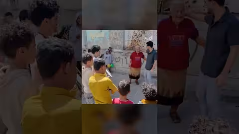 الشيبة السلا قام يرقص مع الجماعة #اضحك_من_قلبك #اليمن #المهرية_حكاية_رمضان