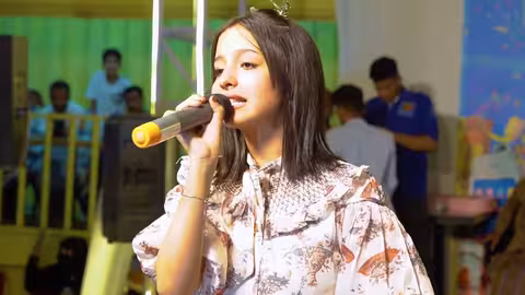 ماريا قحطان _ اغنية سالي مع اروع جمهور في المكلا