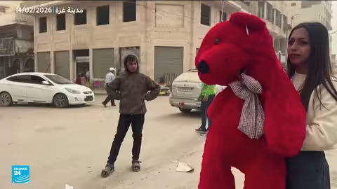 عيد الحب في غزة: احتفال رغم الدمار وارتفاع الأسعار